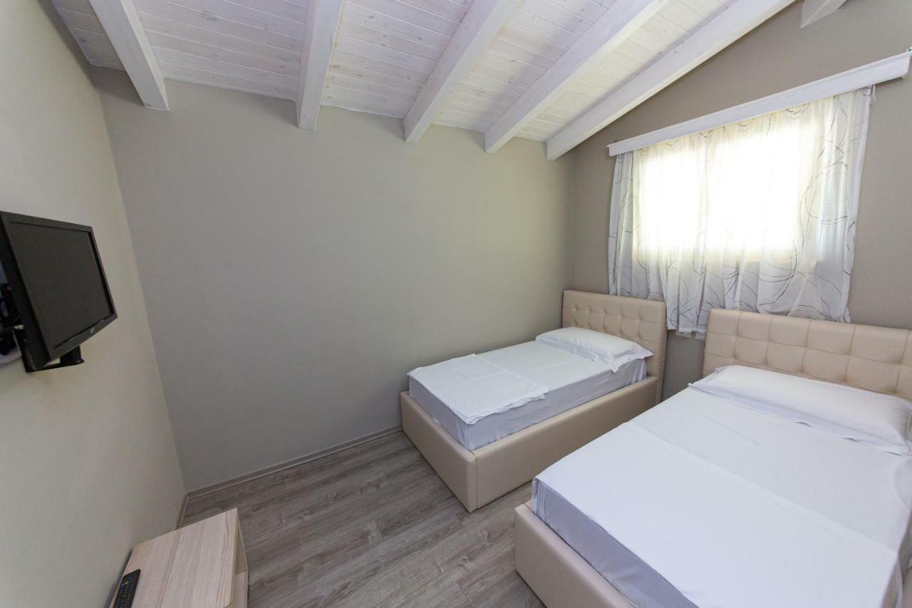 Hotel Roi Radhimë Exteriér fotografie