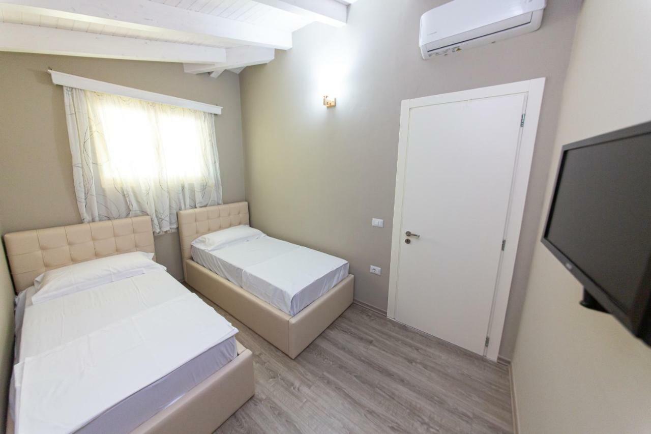 Hotel Roi Radhimë Exteriér fotografie